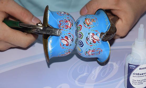 鐵罐對粘